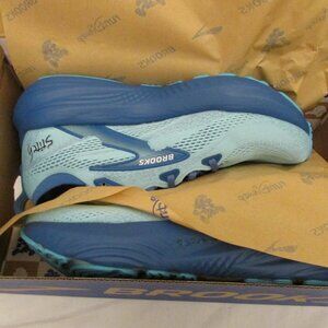 WOMEN'S 8.5 B run DISNEY BROOKS GLYCERIN 22 STITCH RUNNING SNEAKERS SHOE